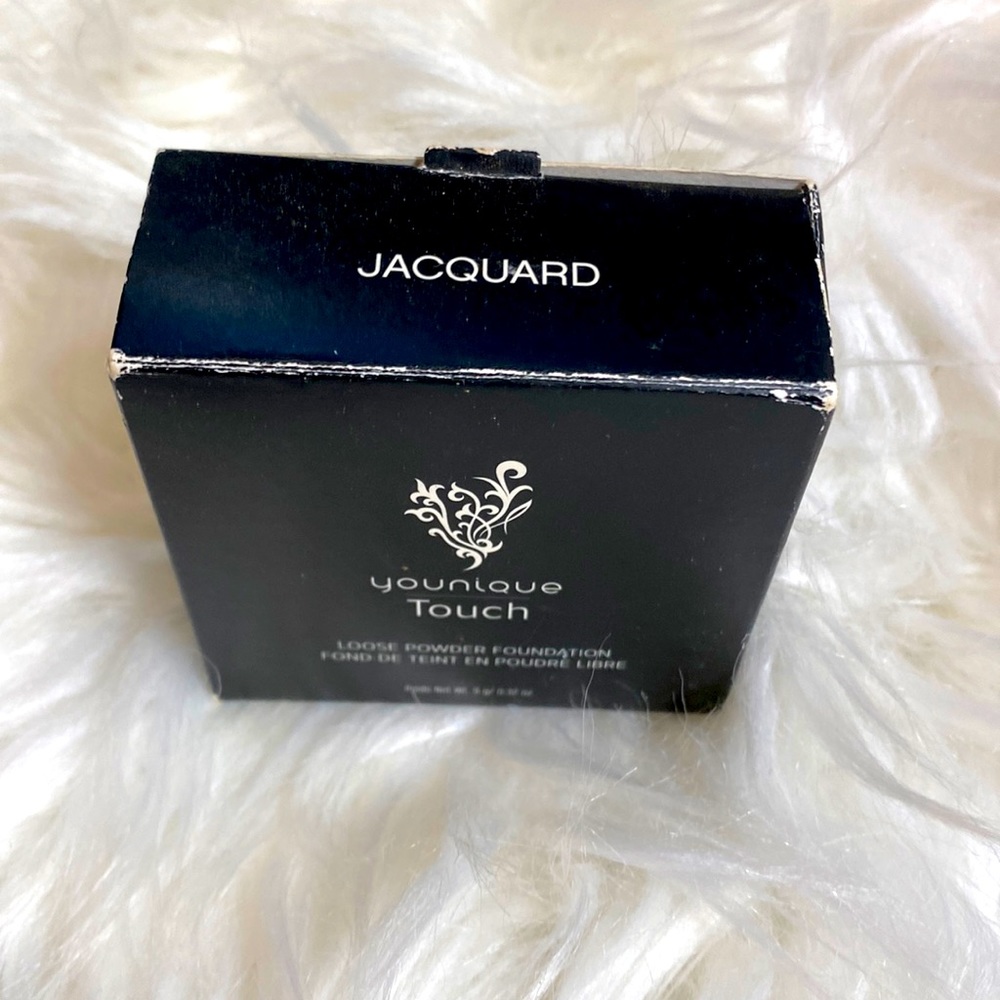 Younique NIB Loose Powder Foundation -Jacquard Size 6g/0.21oz